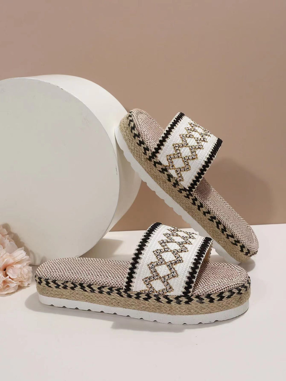 Fashion Retro Ethnic Women's Thick Bottom Slippers