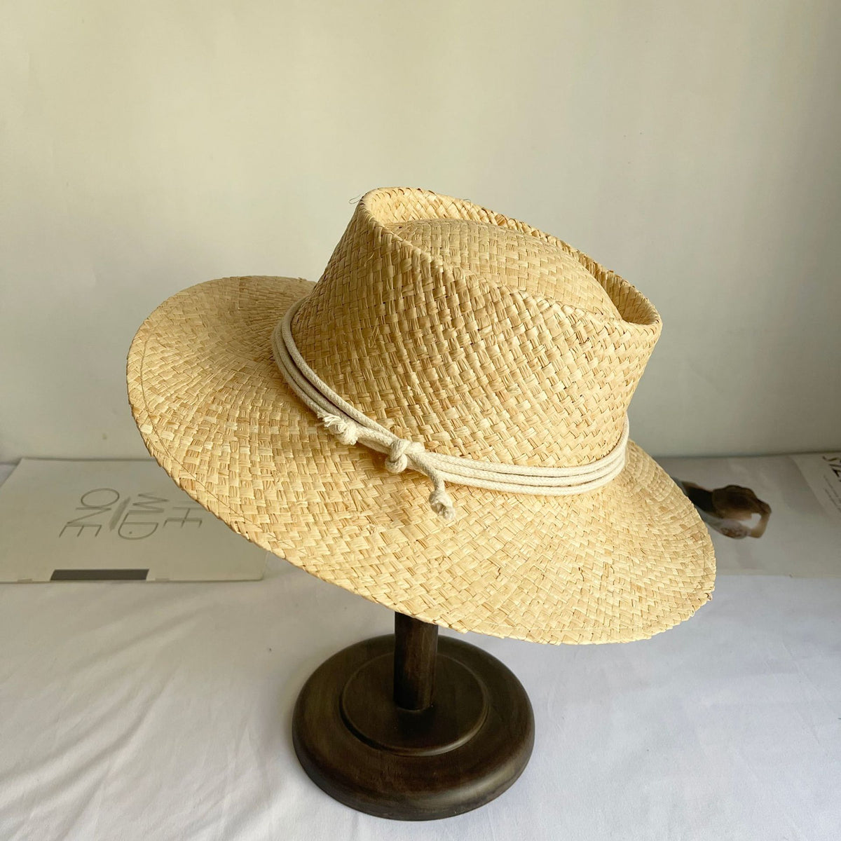 Fashionable Women's Flat Brim Raffia Beach Hat