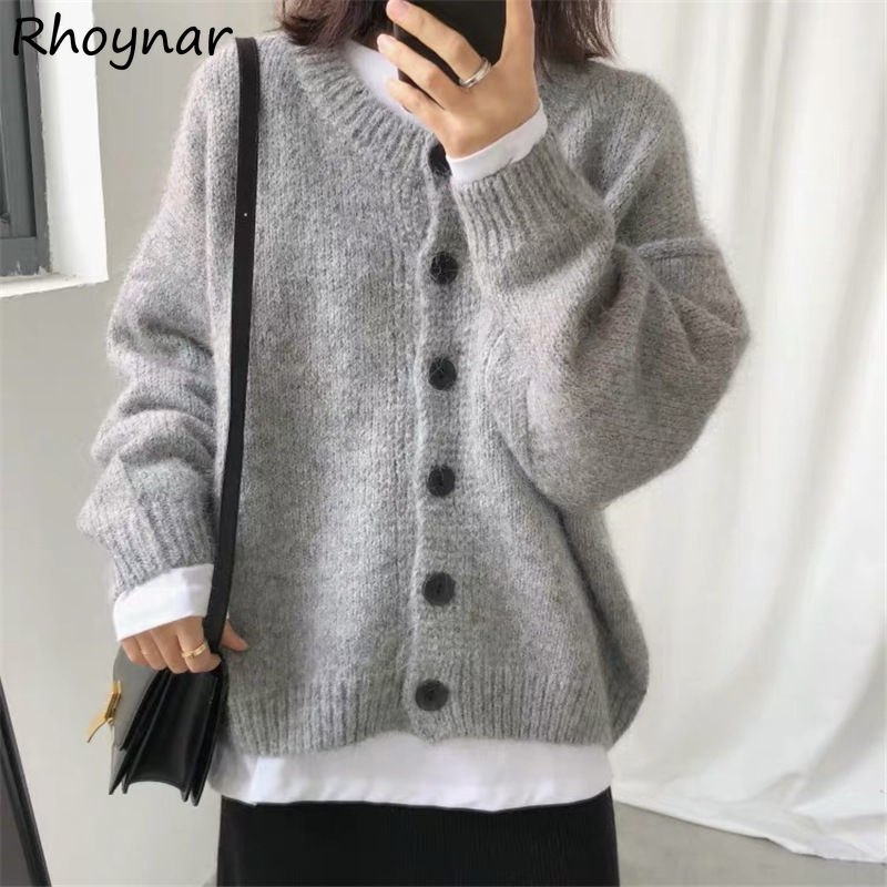 Minimalist Women's Cardigan - Chic Autumn Style