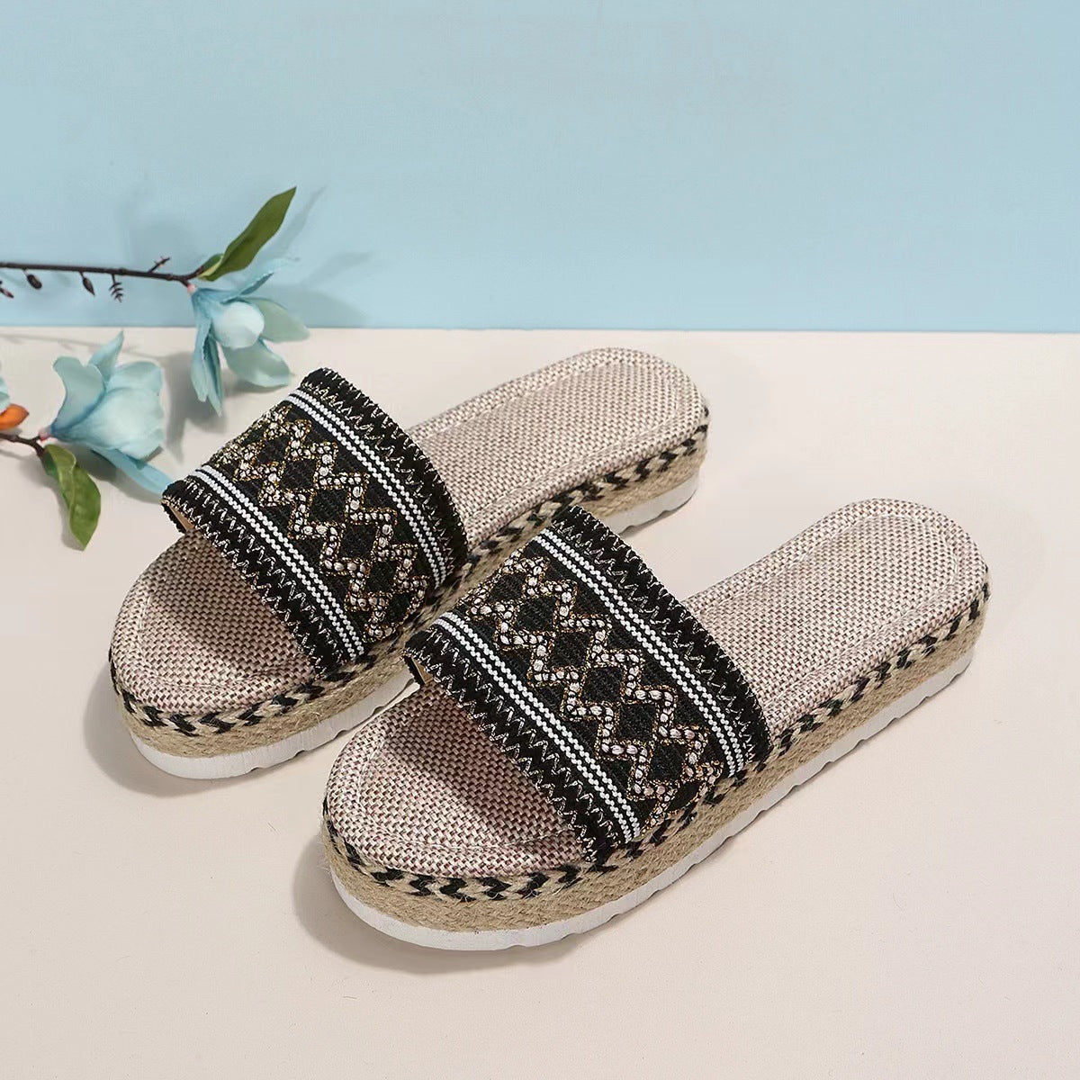 Fashion Retro Ethnic Women's Thick Bottom Slippers